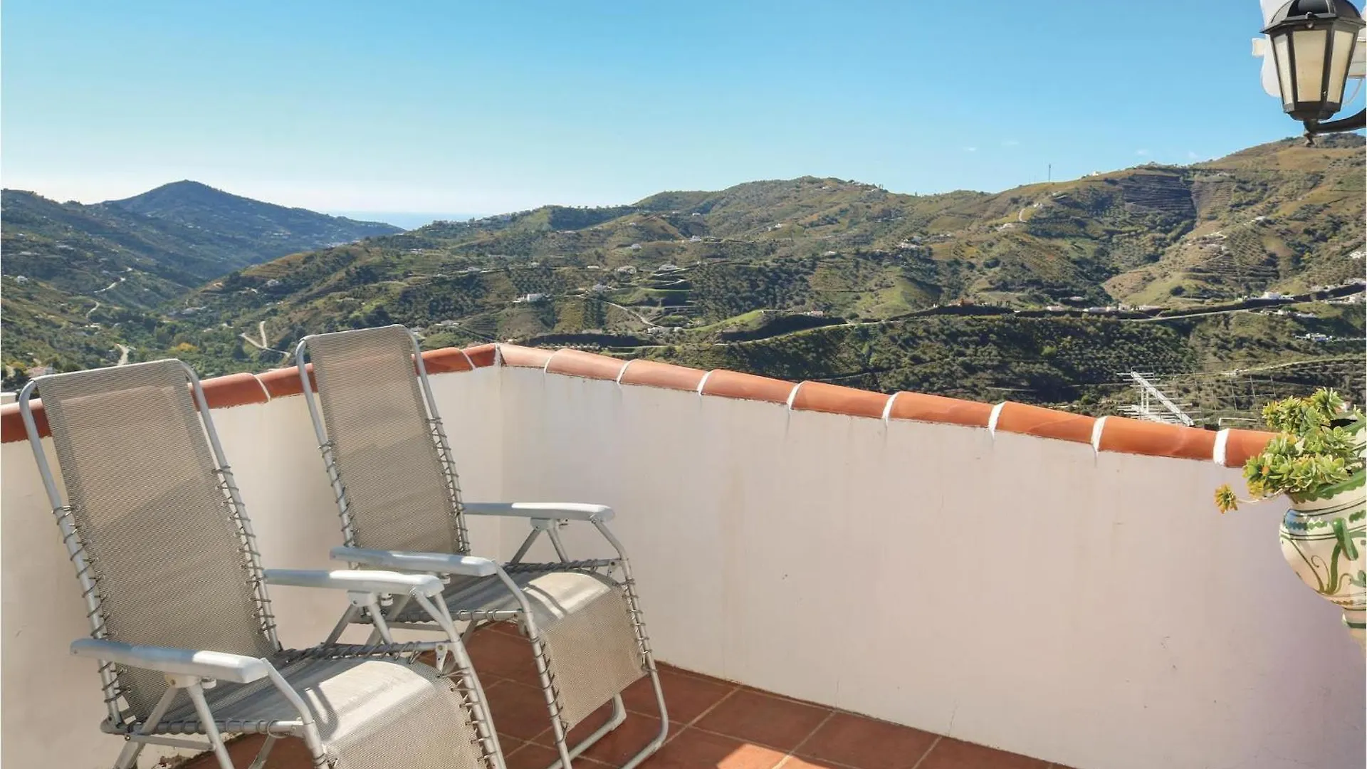 Tatil Evi Nice Home In Canillas De Albaida With Wifi